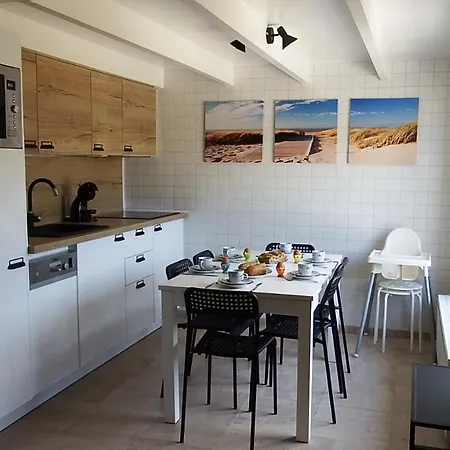 A L'aise Aan Zee Holiday home